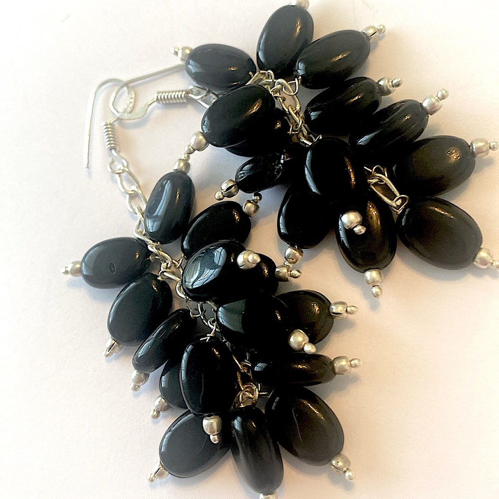 3 inch, 15 Black Onyx stones dangling earring. - Picture 3 of 6